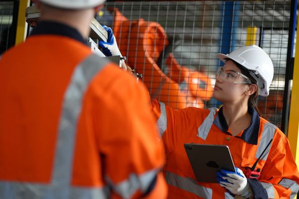 jak wyglada nauka w bezplatnej szkole policealnej dla doroslych