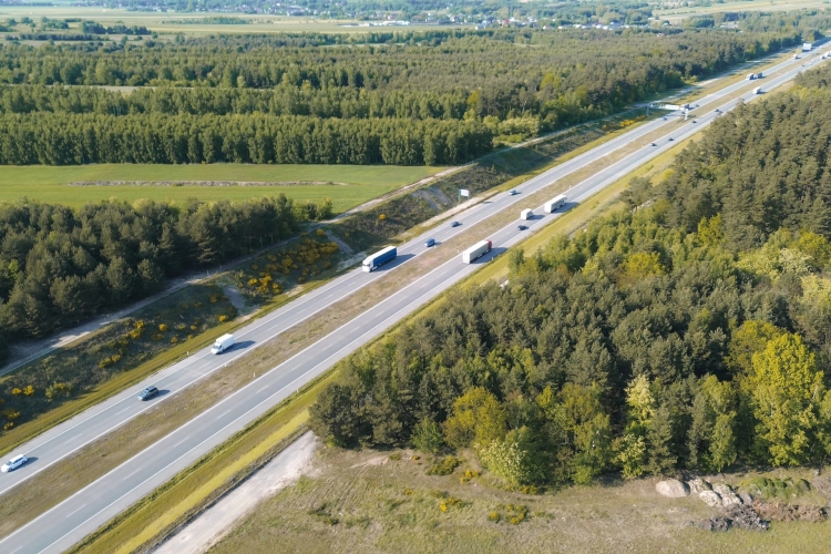 Transport i logistyka prognozują wzrost zam&oacute;wień&nbsp;i mniejsze inwestycje - Barometr EFL