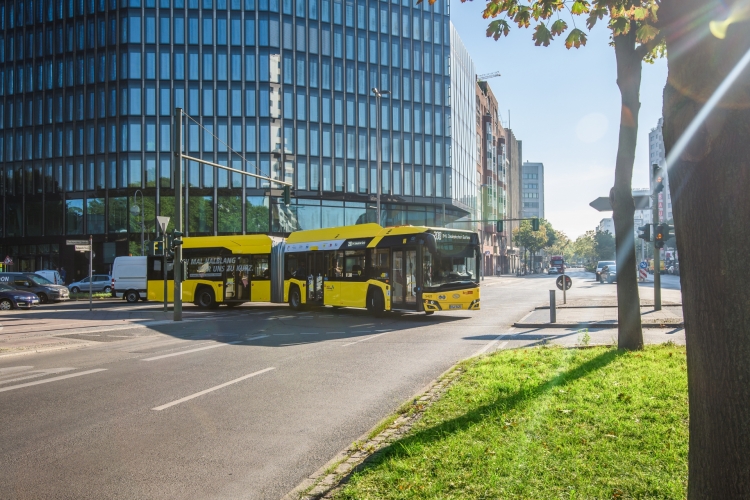 Solaris jako pierwszy na świecie dostarcza autobus z paszportem baterii