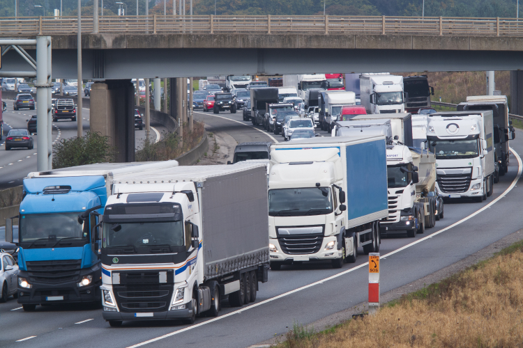 Produkcja, transport i logistyka najczęściej wynajmuje pojazdy