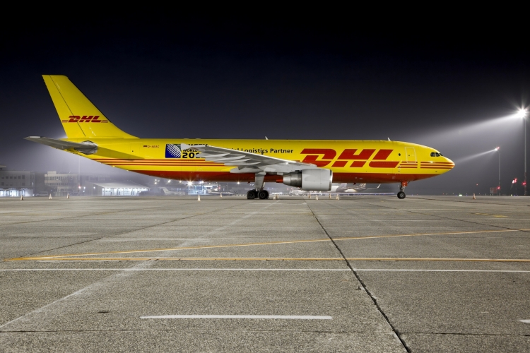 DHL Express utrzymuje ciągłość operacji mimo zakł&oacute;ceń w ruchu lotniczym na Bliskim Wschodzie