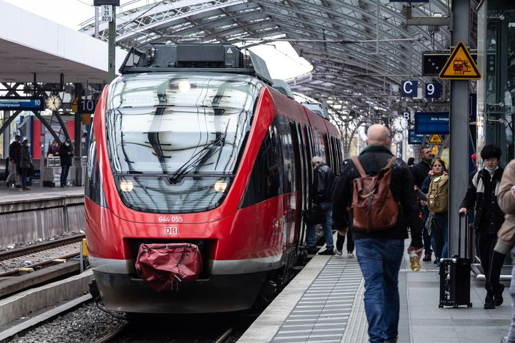 Raport punktualności niemieckich pociągów Deutsche Bahn w maju 2024 roku