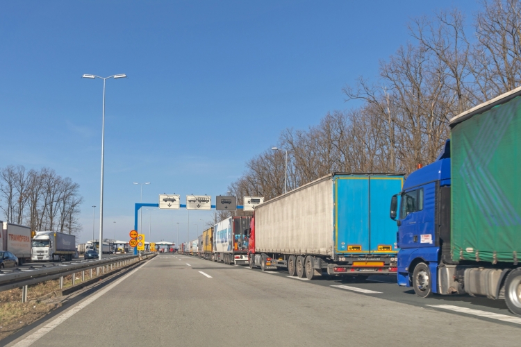 Od 2026 roku transport odzieży i obuwia pod ścisłym nadzorem celnym