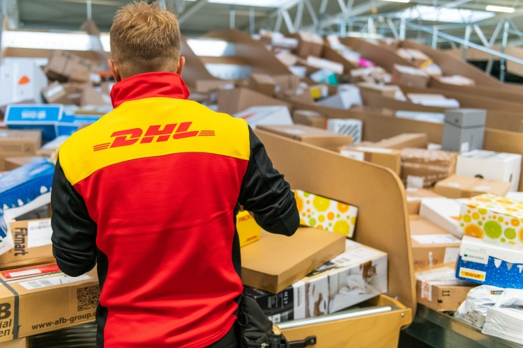 DHL odpowiada na wzmożony popyt konsumencki