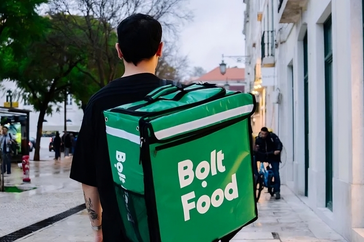 Carrefour Polska nawiązuje współpracę z Bolt Food