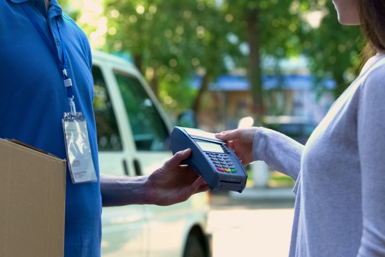 Płatności bezgot&oacute;wkowe w GLS Poland