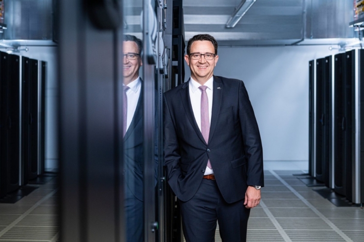 DACHSER CDO Stefan Hohm named Logistics Leader of the Year 2025