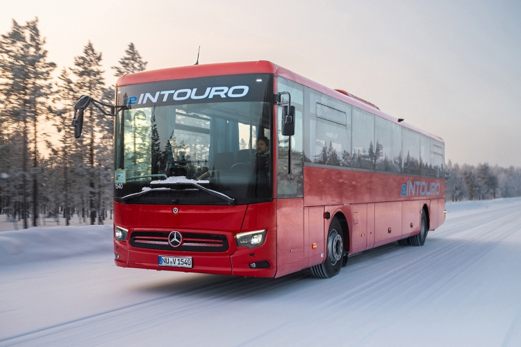 Elektryczny autobus międzymiastowy poddany testom w najtrudniejszych warunkach koła podbiegunowego