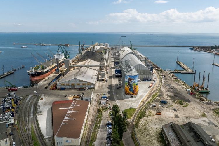 Największy w Polsce hub przeładunkowy zboża w pełni operacyjny w Porcie Gdynia