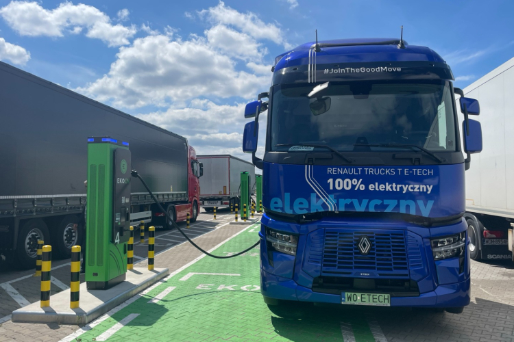 DB Schenker testuje elektryczny ciągnik siodłowy Renault Trucks T E-Tech