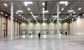 PEKAES wynajął nowoczesny magazyn na Pomorzu