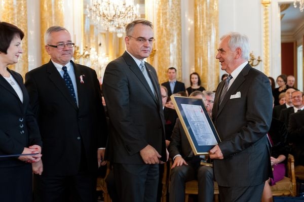 Profesor Andrzej Korzeniowski uhonorowany Polską Nagrodą Jakości