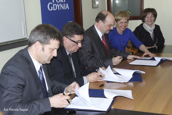 Kolejny magazyn w gdyńskim porcie