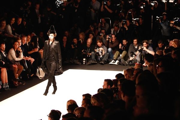 DHL i IMG Fashion zaprezentują najbardziej utalentowanych projektantów mody całemu światu