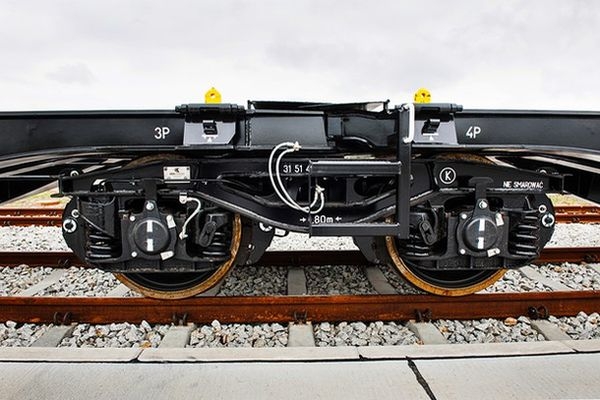 Kolejna partia platform intermodalnych trafiła do PKP CARGO