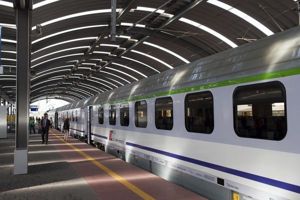 Więcej tanich biletów i dodatkowa opieka nad pasażerami Intercity