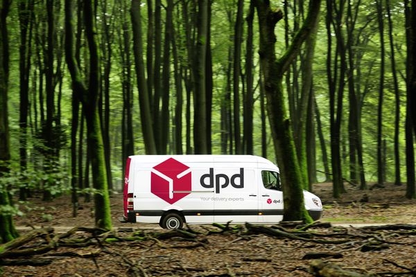 DPD Polska w nowych barwach  i w nowym kształcie