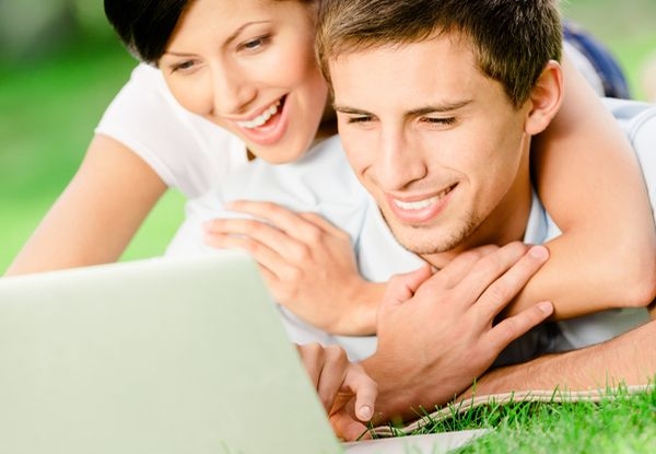 Prawie połowa internautów nie ufa e-sklepom