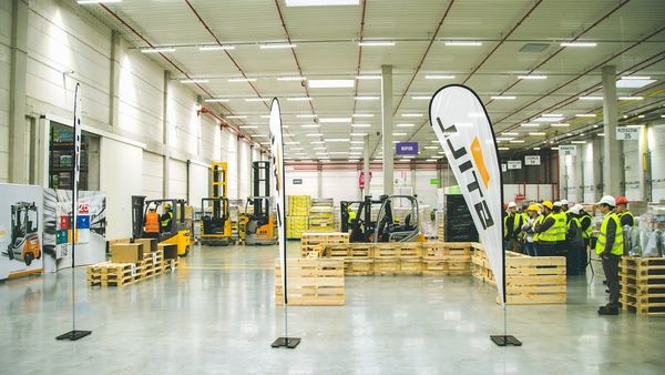 Tańczący z paletami z zaskakującym finałem