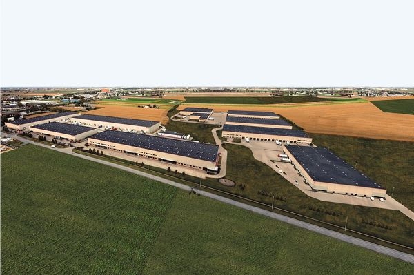 Największe centrum dystrybucyjne CAT LC Polska w parku SEGRO w Ożarowie