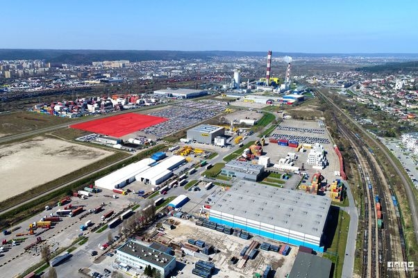 Powstaje pierwszy z czterech nowych magazynów w Gdyni