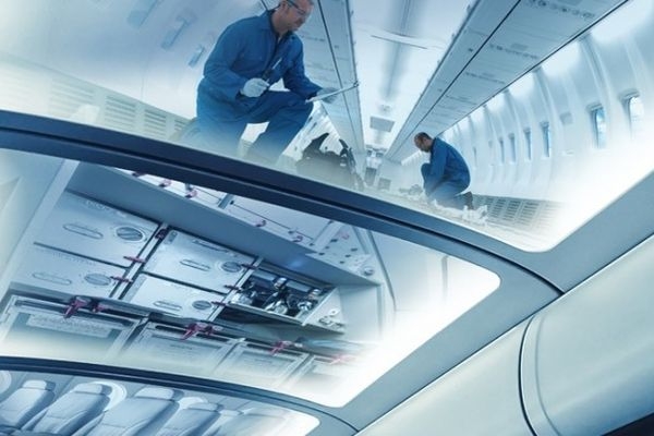 easyJet wybiera Kuehne + Nagel przy renowacji i przekształcaniu floty