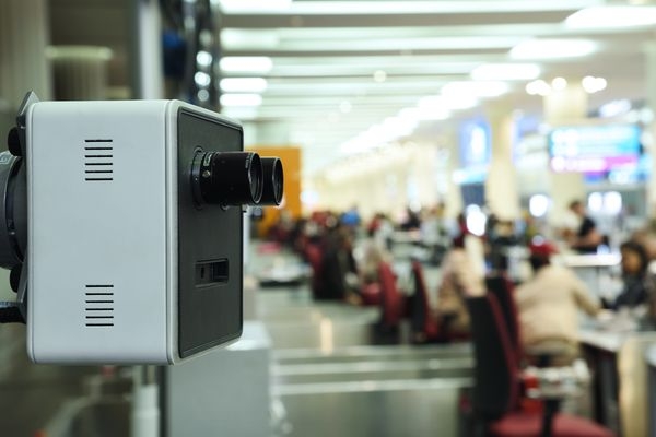 Linie Emirates prezentują pierwszą na świecie ścieżkę biometryczną