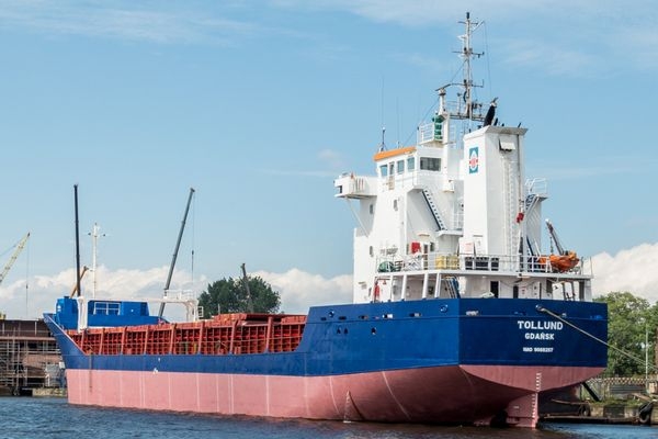 Przywrócić polską banderę?