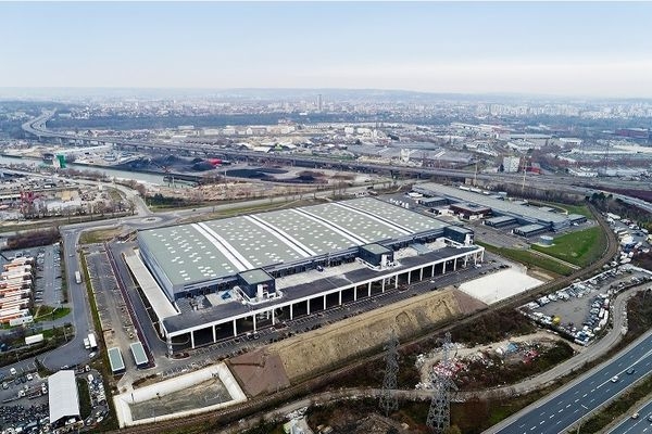 Dwupoziomowa platforma Paris Air2 Logistique SEGRO dla IKEA i Leroy Merlin