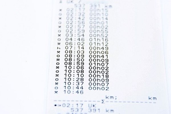 Bruksela znowu przygląda się inteligentnym tachografom