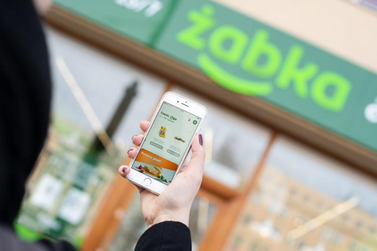 Żabka uruchamia moc danych