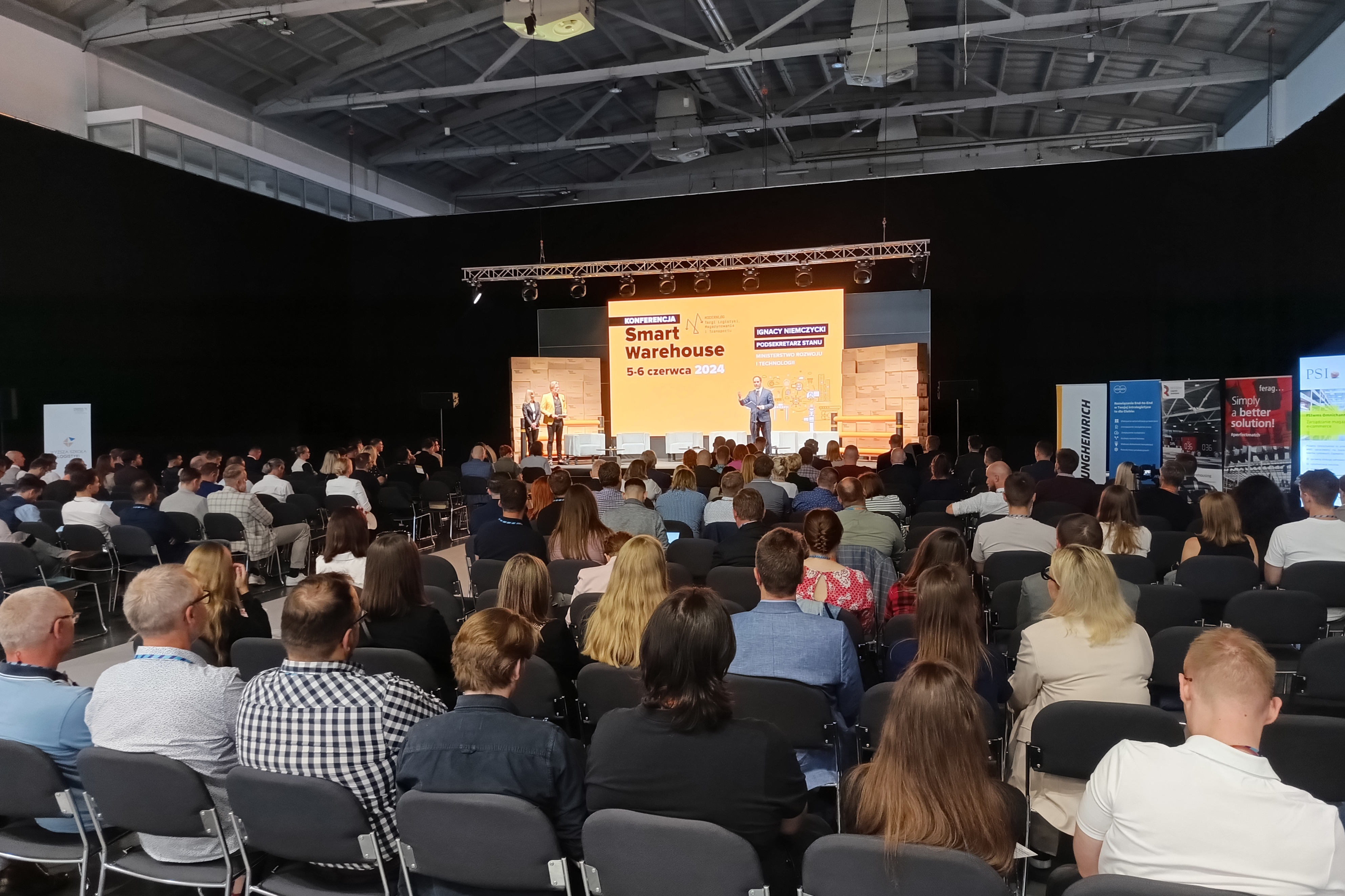 Przyszłość branży logistycznej pod znakiem robotyzacji i automatyzacji – podsumowanie targów MODERNLOG i konferencji Smart Warehouse 2024