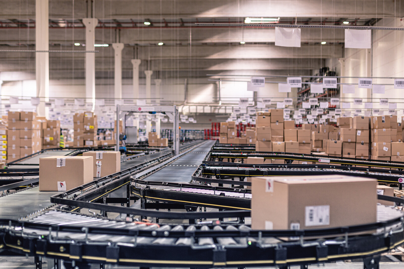 Lawinowo rośnie liczba zamówień na krajowym rynku e-commerce