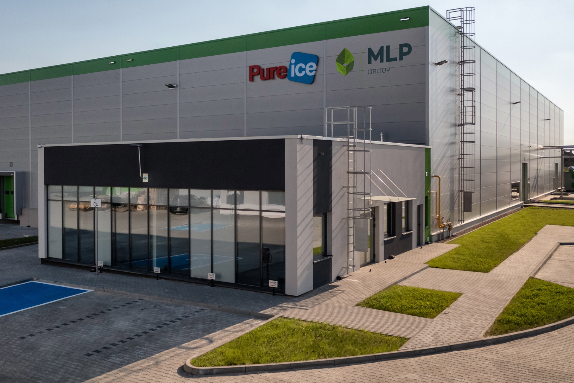 Pure Ice podwaja powierzchnię w MLP Pruszków II