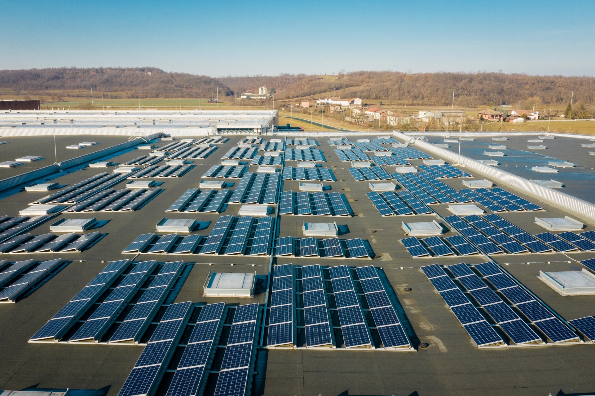 Jak operatorzy logistyczni dążą do zerowej emisyjności?