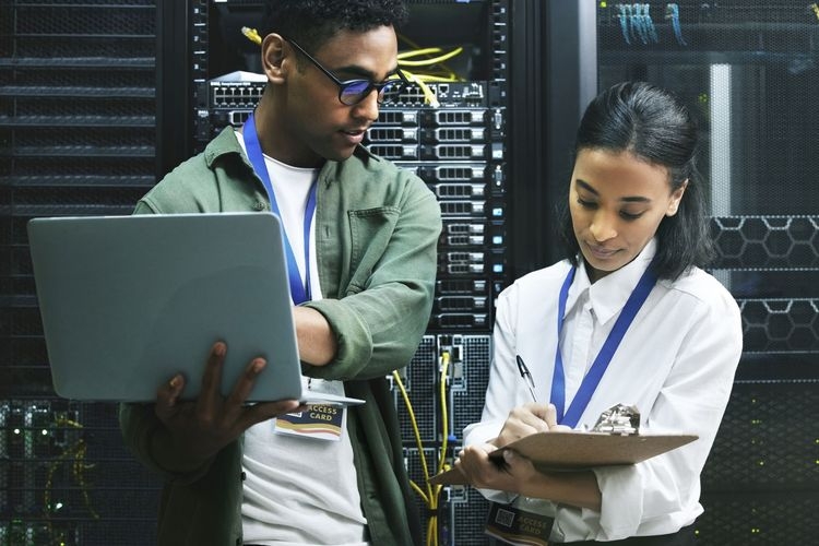 MES vs. ERP vs. SCADA - jakie są różnice i jak te systemy współpracują?