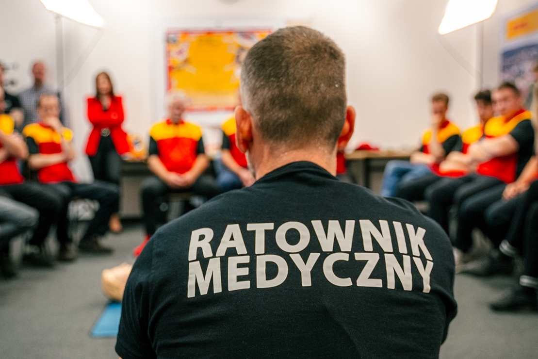 DHL eCommerce Polska z pilotażowymi szkoleniami z pierwszej pomocy dla kurierów
