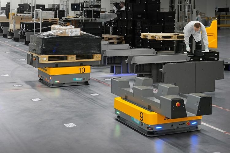 Automatyczne systemy transportowe - przyszłość logistyki magazynowej