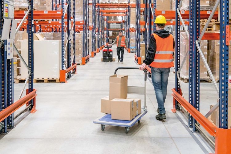 BRA Isogona distributes cooking utensils with Easy WMS