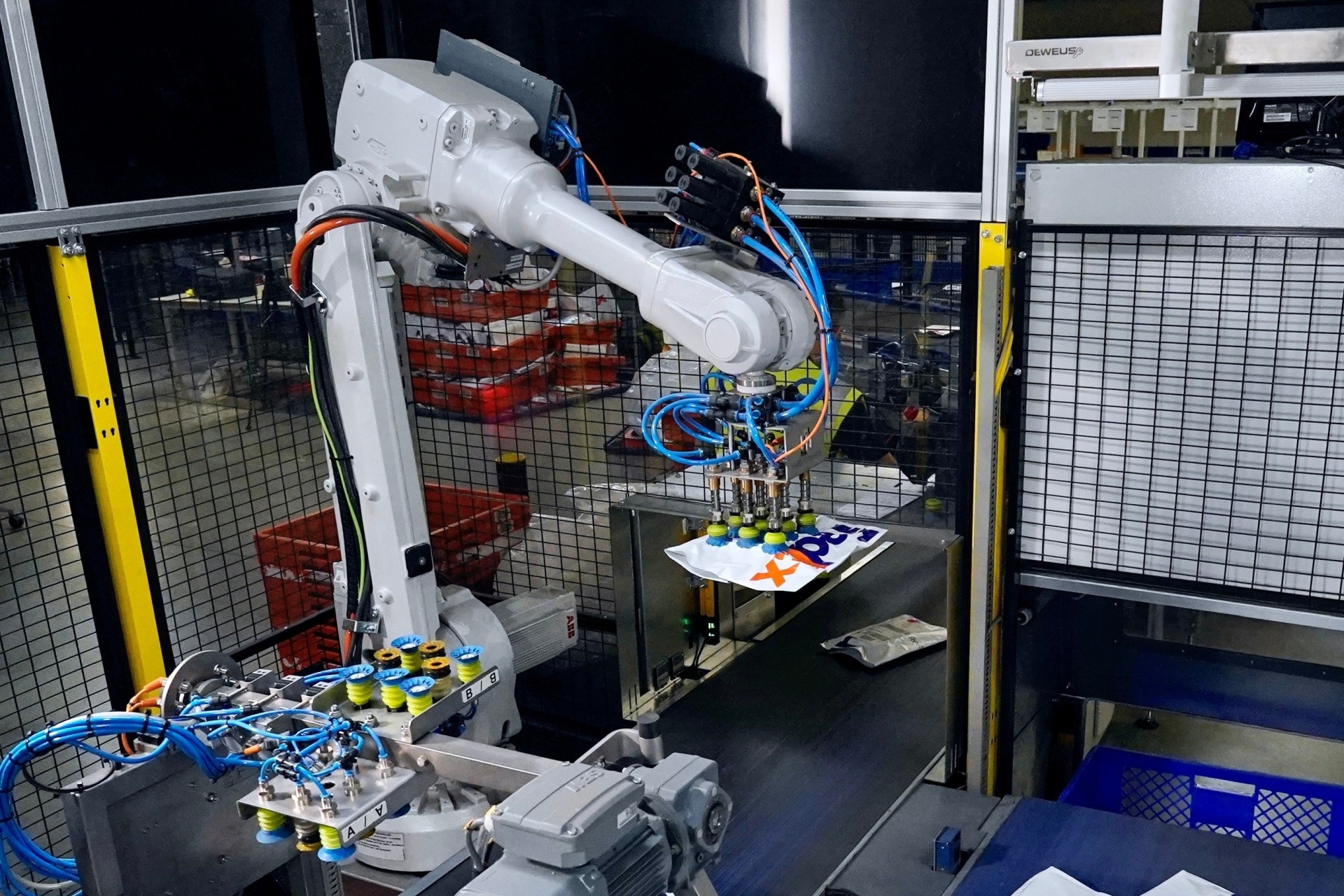 Zrobotyzowane ramię sortujące usprawni operacje FedEx