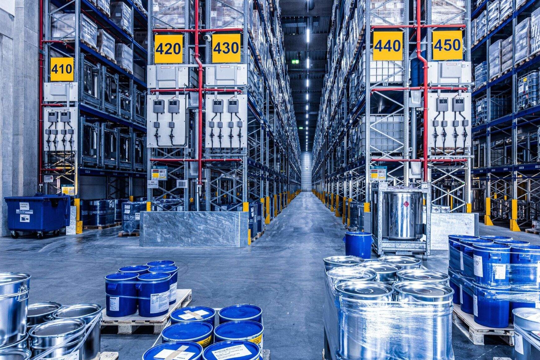 Jak minimalizować ryzyko w transporcie chemikaliów? 