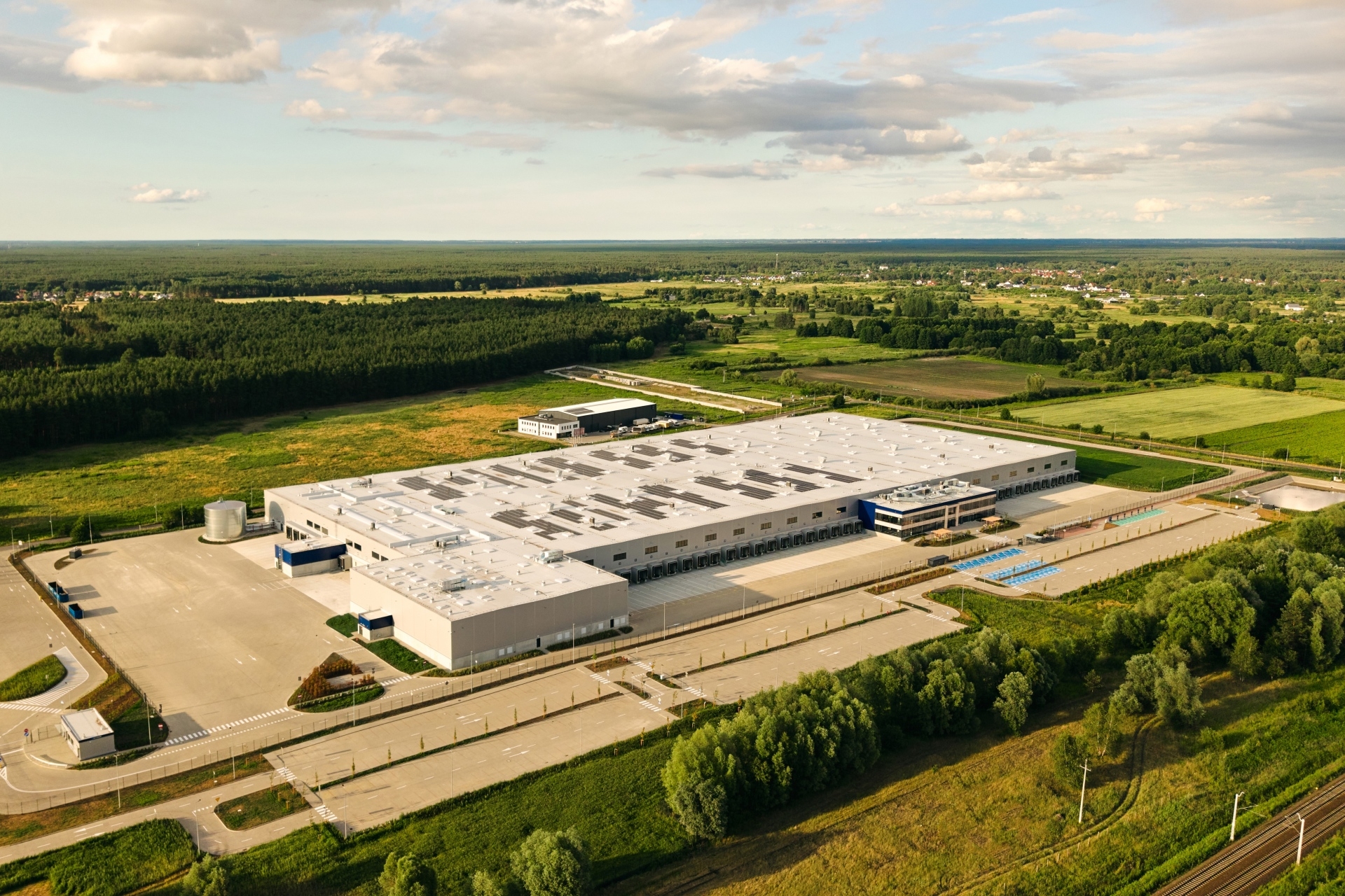 Harden Construction zakończył budowę nietypowego centrum dystrybucyjnego