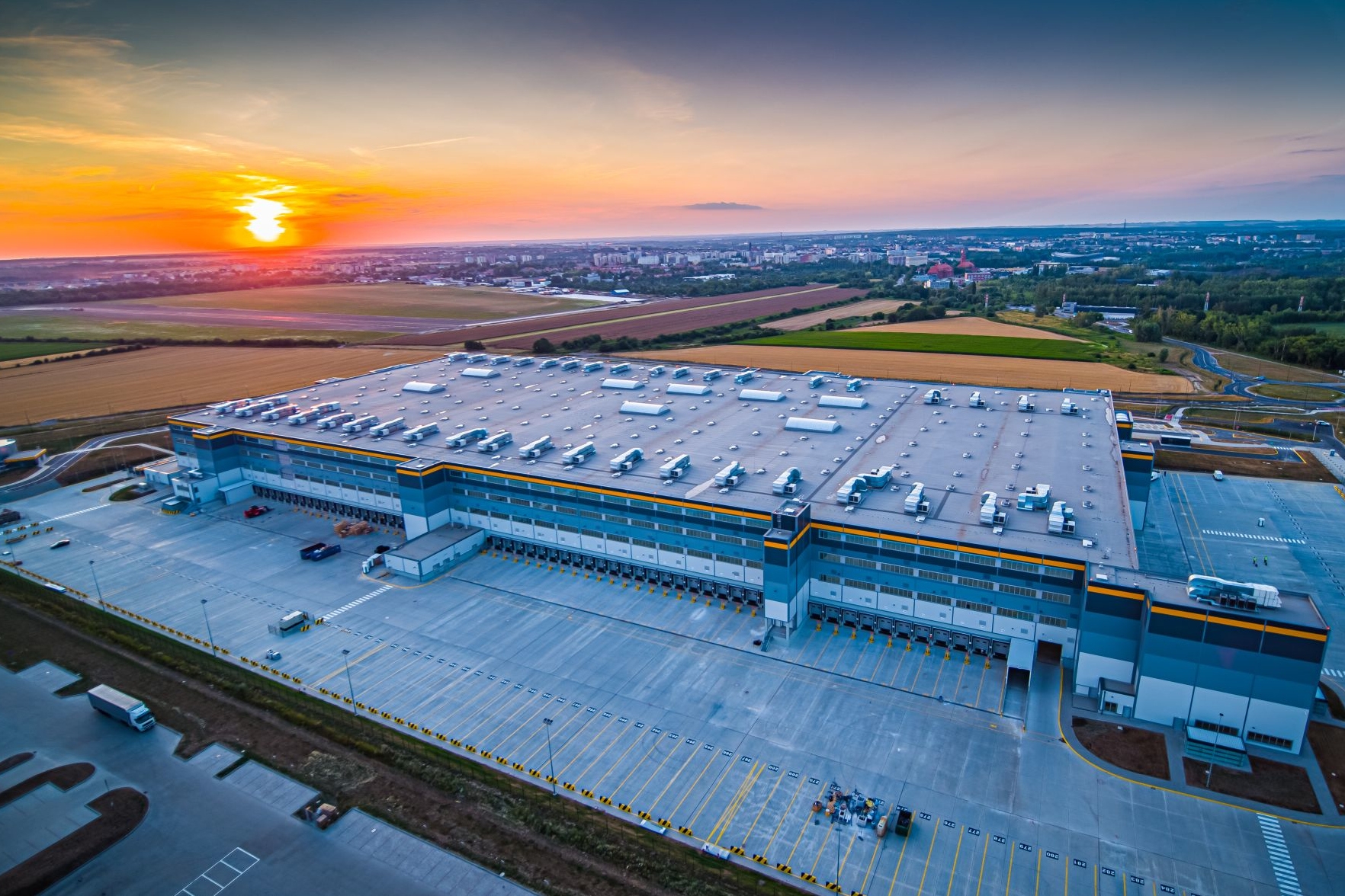 Savills IM umacnia pozycję w Polsce w pierwszym półroczu 2025 r.