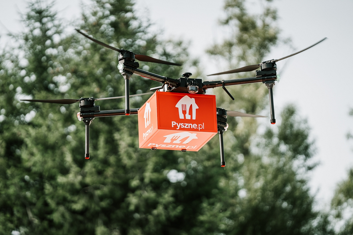 Pyszne.pl w nowym raporcie kreśli przyszłość dostaw door-to-door