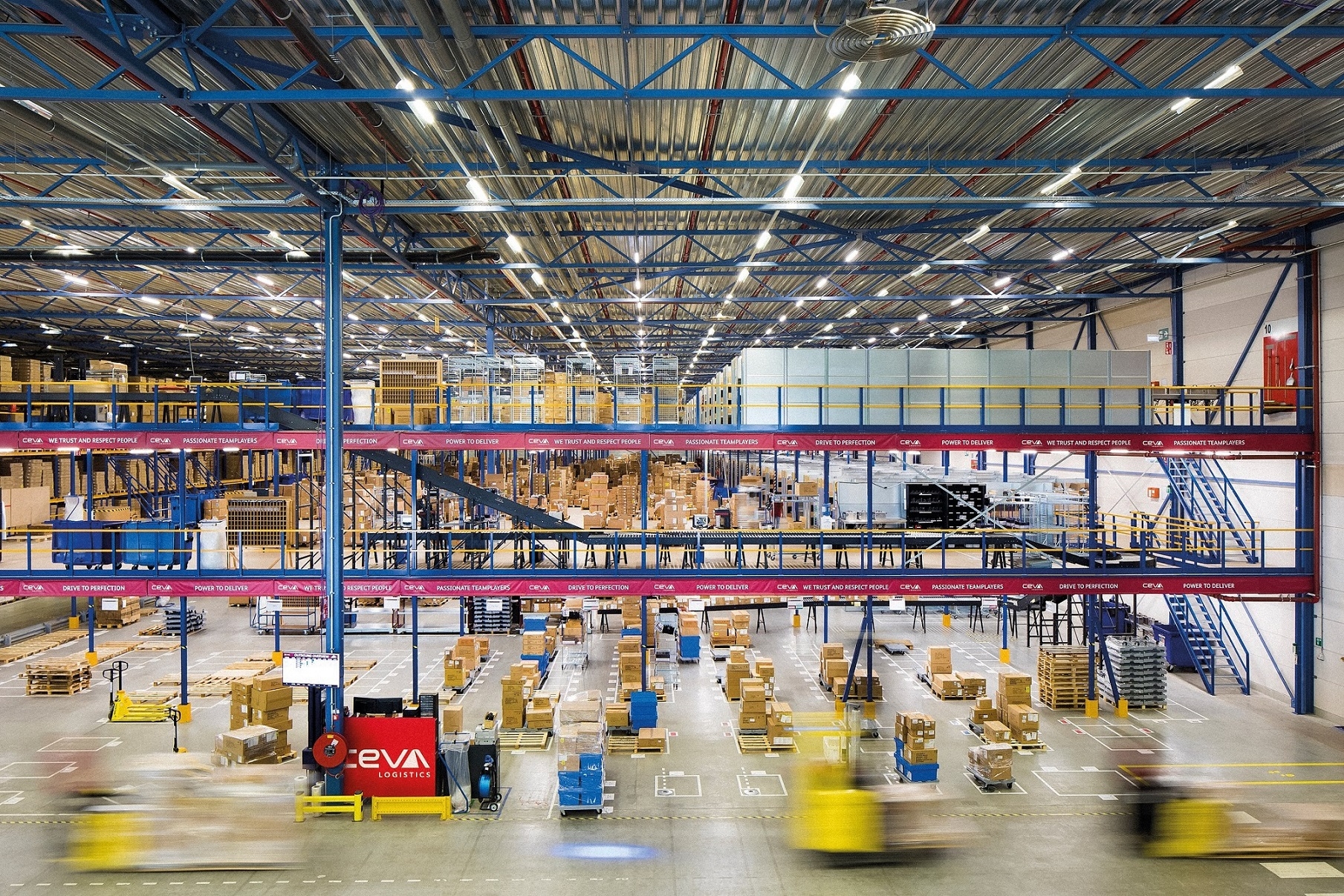 Szczyty sprzedażowe zmieniają swój charakter i logistykę: lekcja z 2025 roku