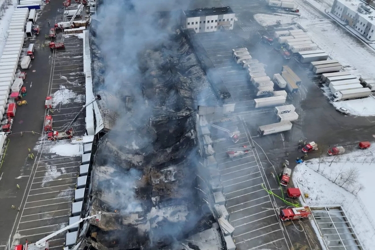 Pożar hali magazynowej DB Schenker w Tarnowie Podgórnym
