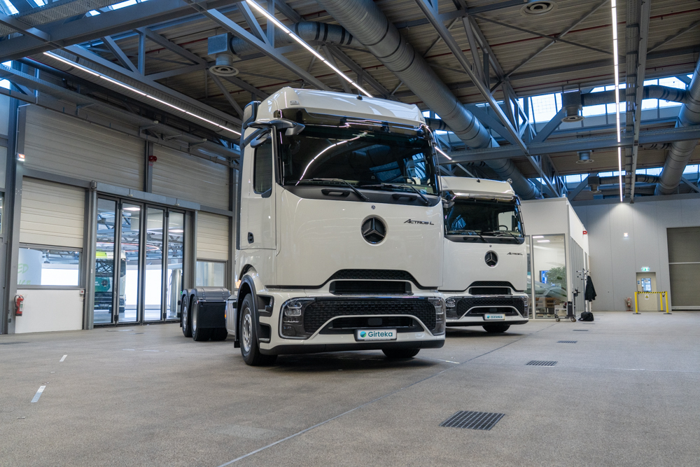 Girteka i Mercedes-Benz Trucks podpisały umowę na dostawę 500 samochodów ciężarowych Actros L ProCabin