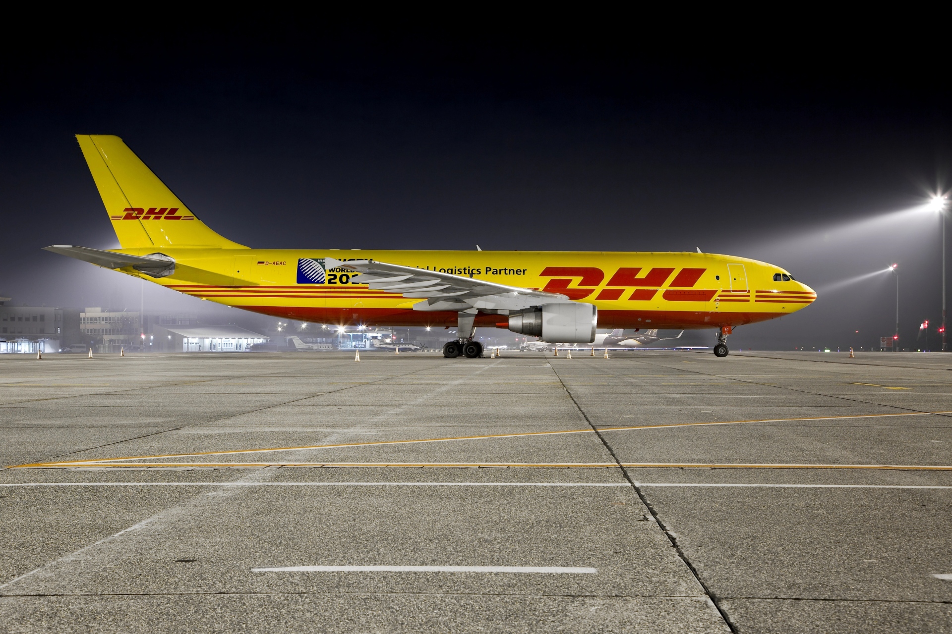 DHL Express utrzymuje ciągłość operacji mimo zakłóceń w ruchu lotniczym na Bliskim Wschodzie