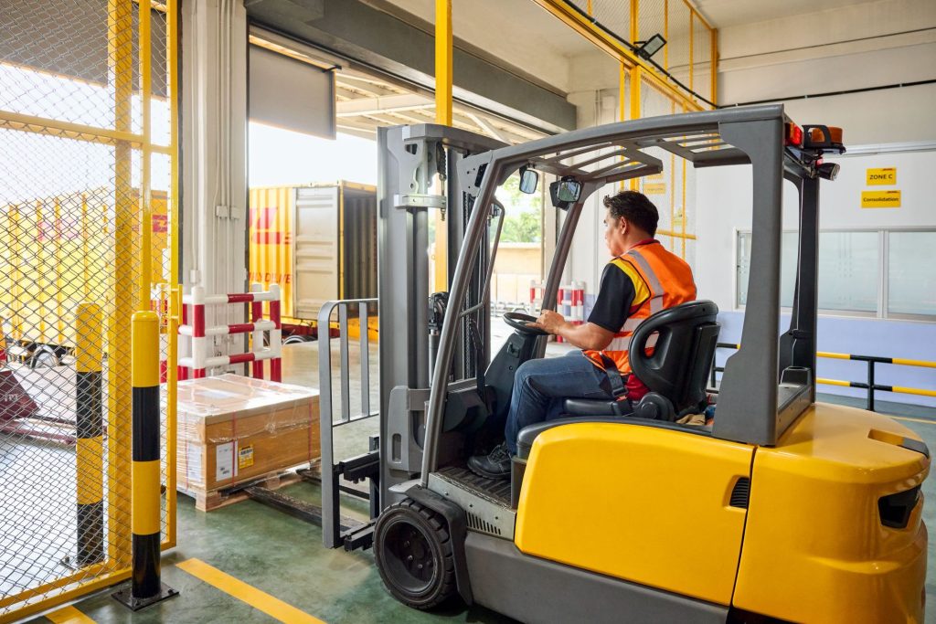 DHL Express wprowadza międzynarodową ekspresową wysyłkę ciężkich przesyłek