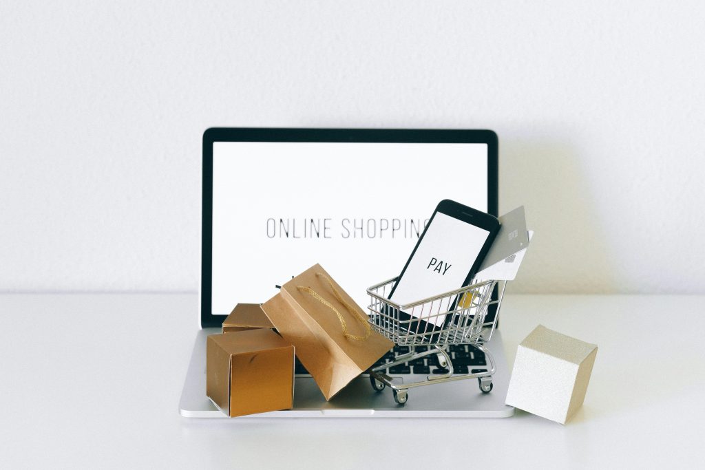 Nowe przepisy ujawniają ukryte koszty e-commerce